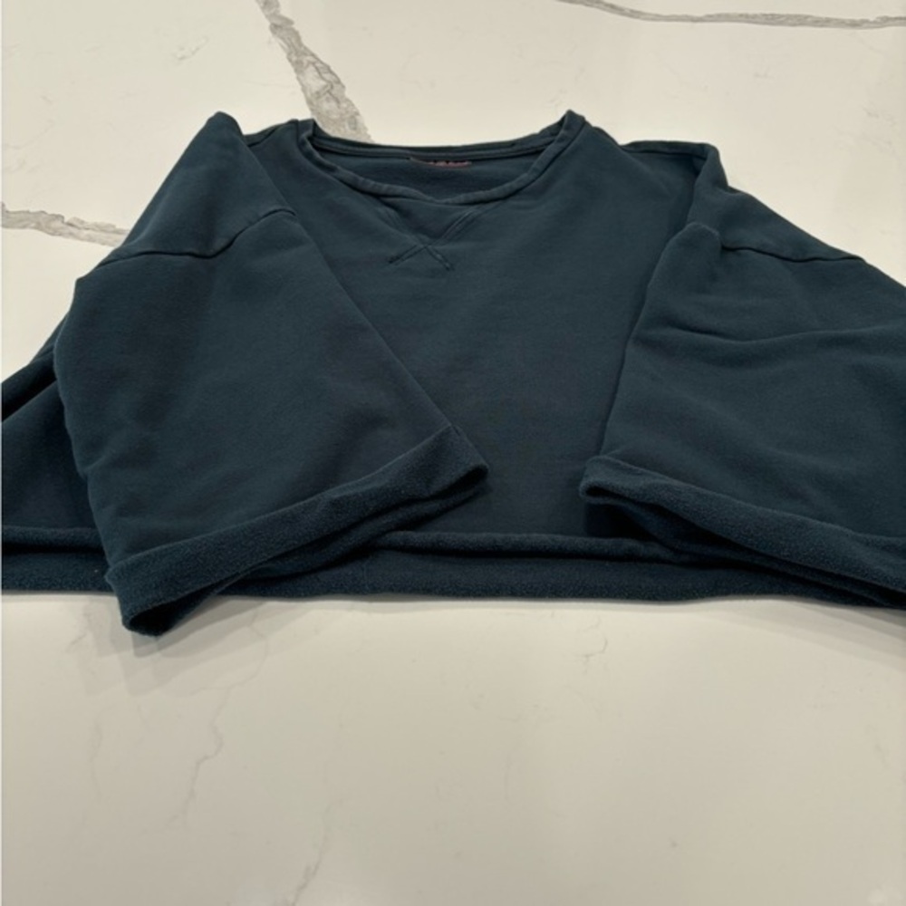 Betsy Johnson’s women’s size small barrel arms crop top‎